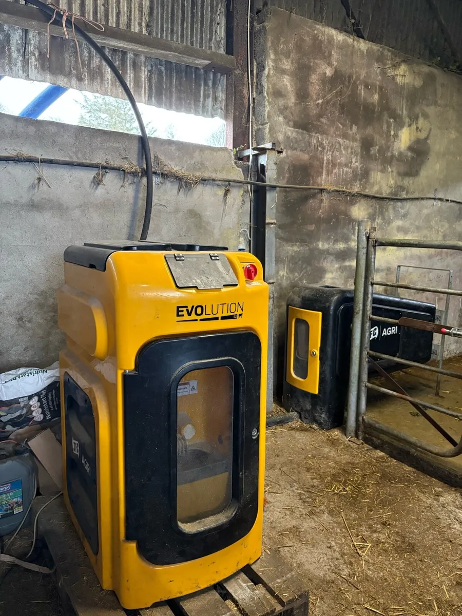 JFC Evolution S2 2 station calf feeder - Image 1