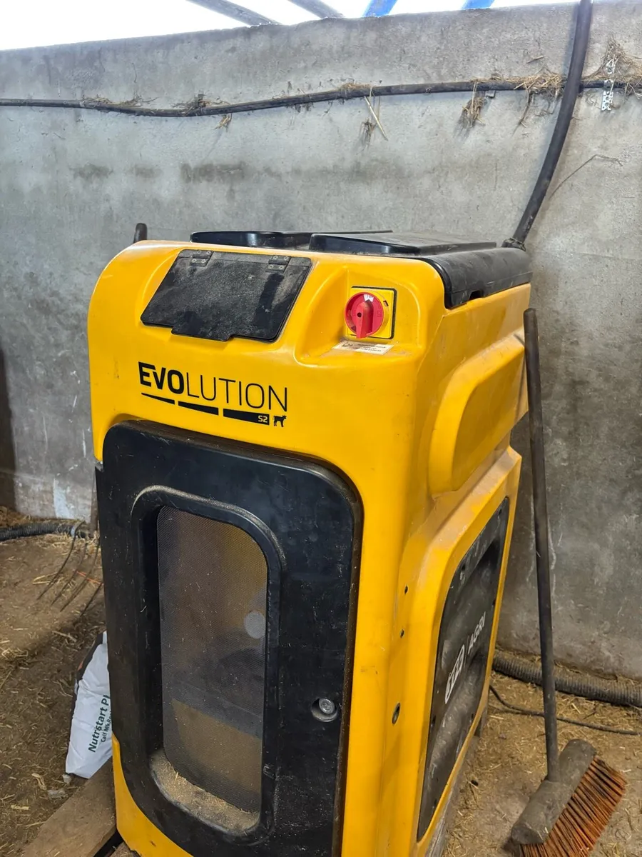 JFC Evolution S2 2 station calf feeder - Image 3