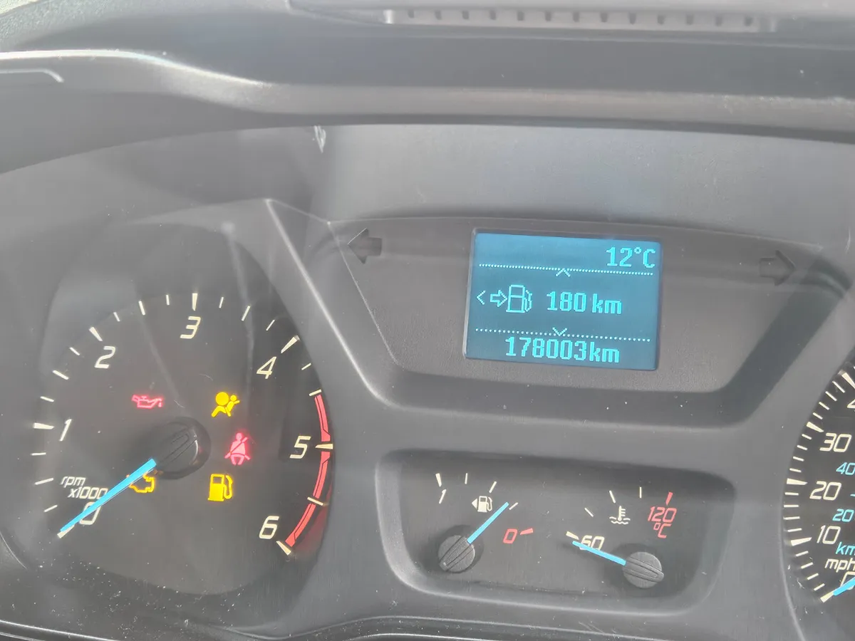 Ford Transit Custom 2017 new cvrt - Image 3