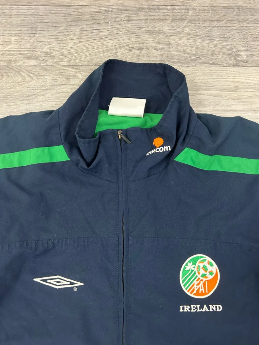 Vintage 2000 Umbro Ireland Track Jacket Mens S/M - Image 4