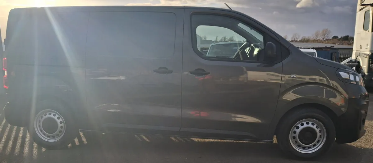 2022 Vauxhall Vivaro Panel Van - Image 2