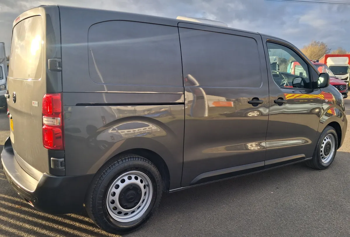 2022 Vauxhall Vivaro Panel Van - Image 3