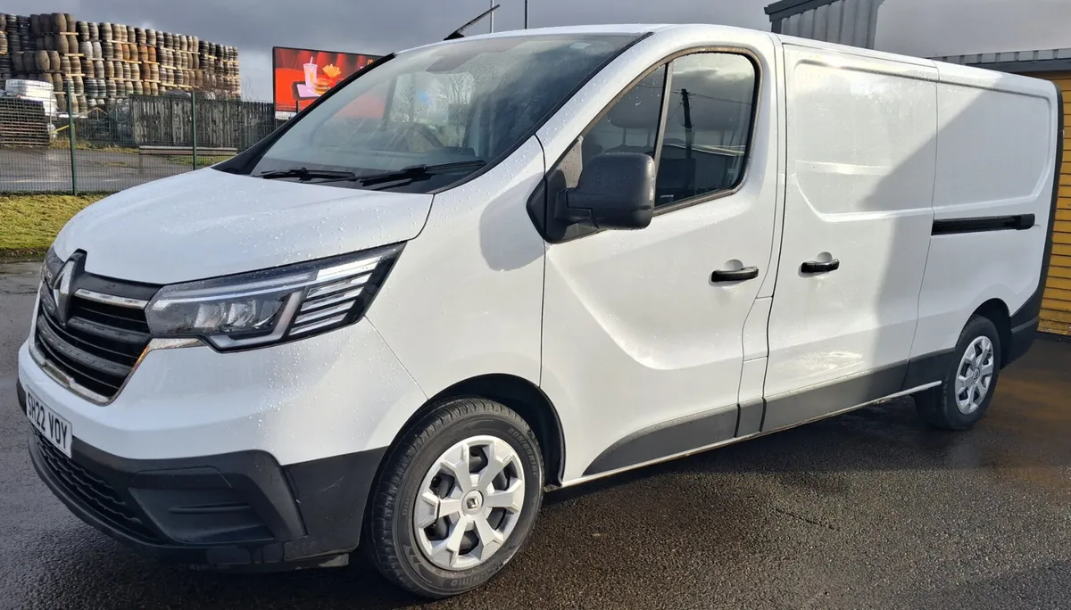 2022 Renault Trafic Panel Van - Image 3