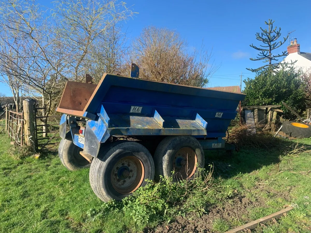 Dump trailer - Image 1