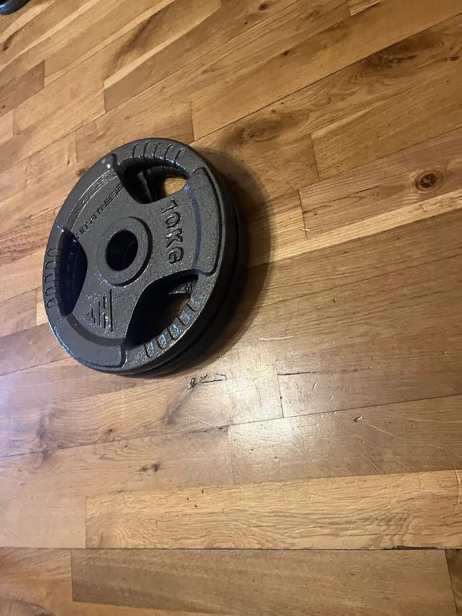 Squat rack ,Olympic barbell and 60 kg of plates - Image 3