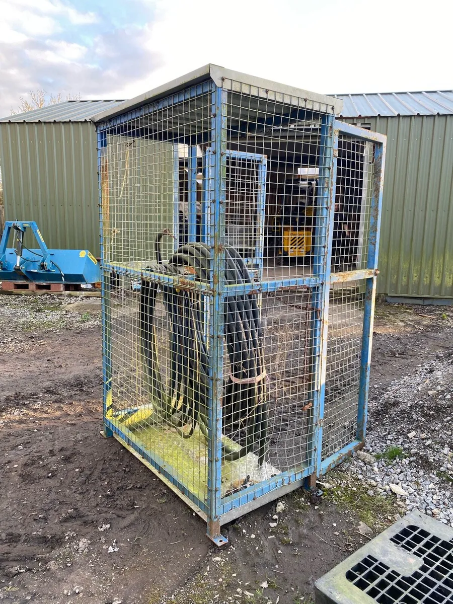 Cylinder Cage - Image 1