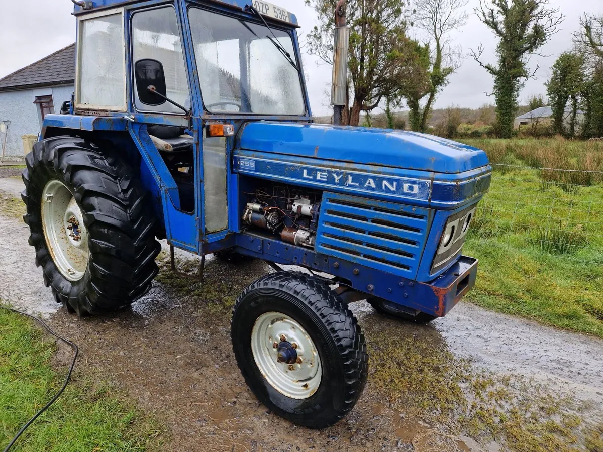 Leyland 255 tractor - Image 3