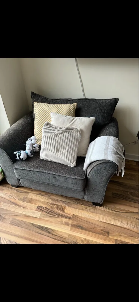 Couch + Single - Image 3