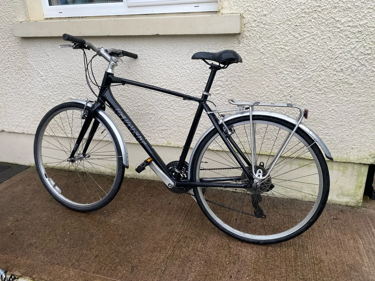 Giant escape3 Large hybrid 28 inch wheels 21 - Image 3