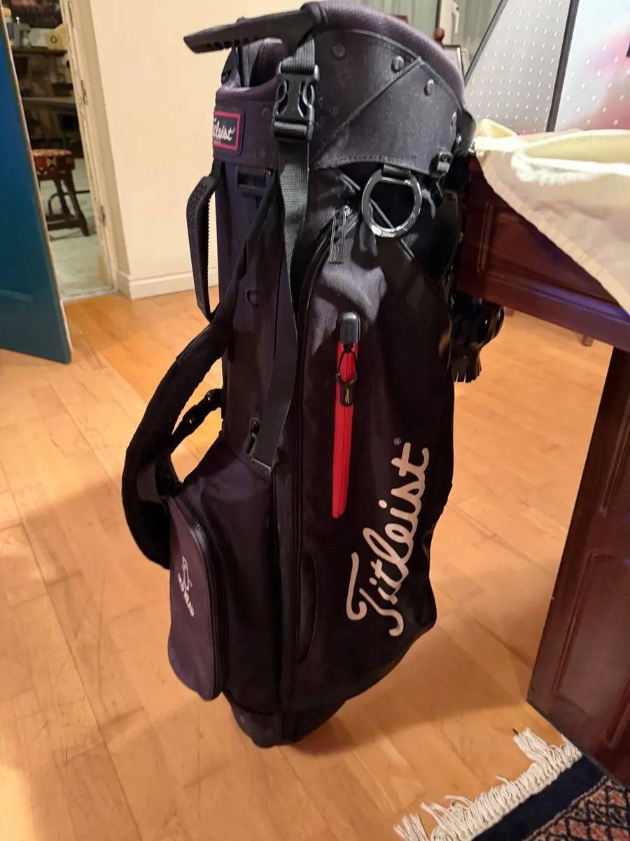 Titleist golf bag - Image 1