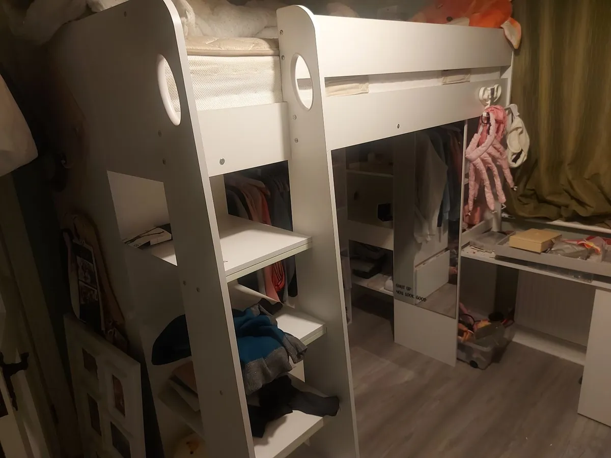 Bed, high sleeper childs bed - Image 1