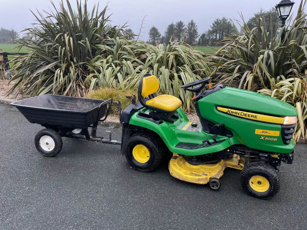 John Deere X300R Ride-On Lawnmower - Image 1