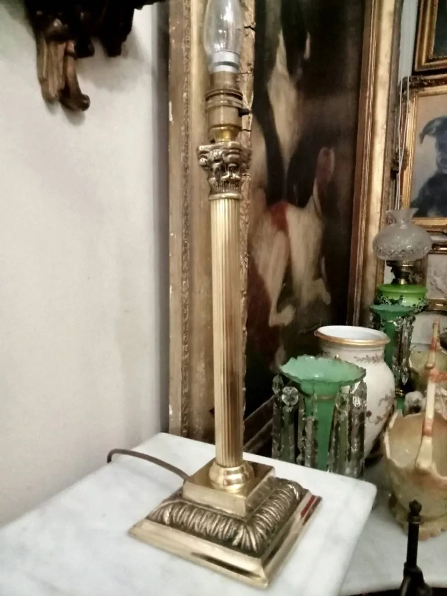 Vintage brass Corinthian lamp POSTAGE AVAILABLE - Image 3