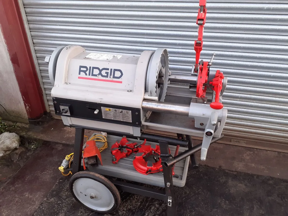 RIDGID 1224 4 INCH THREADING MACHINE - Image 4