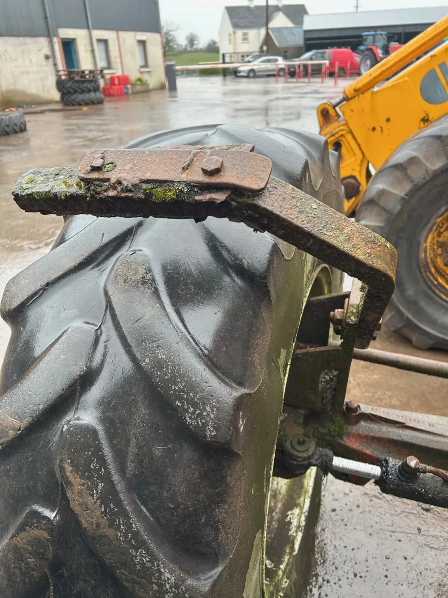 Original Fiat Mudguard Brackets - Image 4