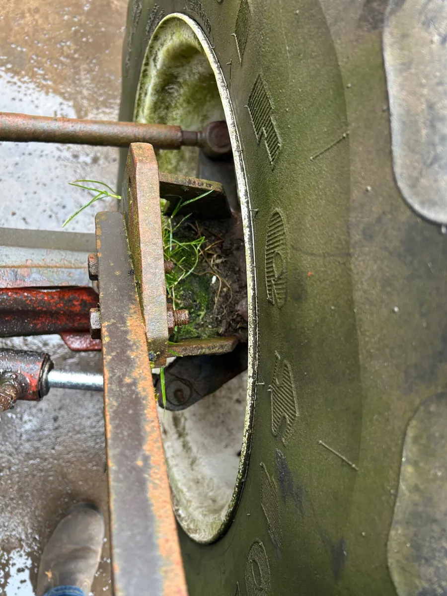 Original Fiat Mudguard Brackets - Image 2