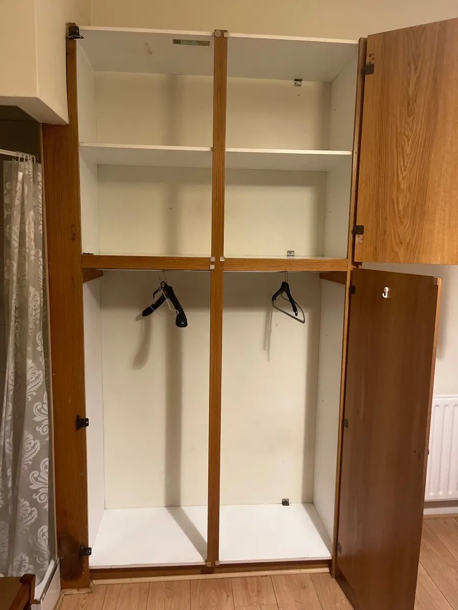 Fitted wardrobe - Image 1