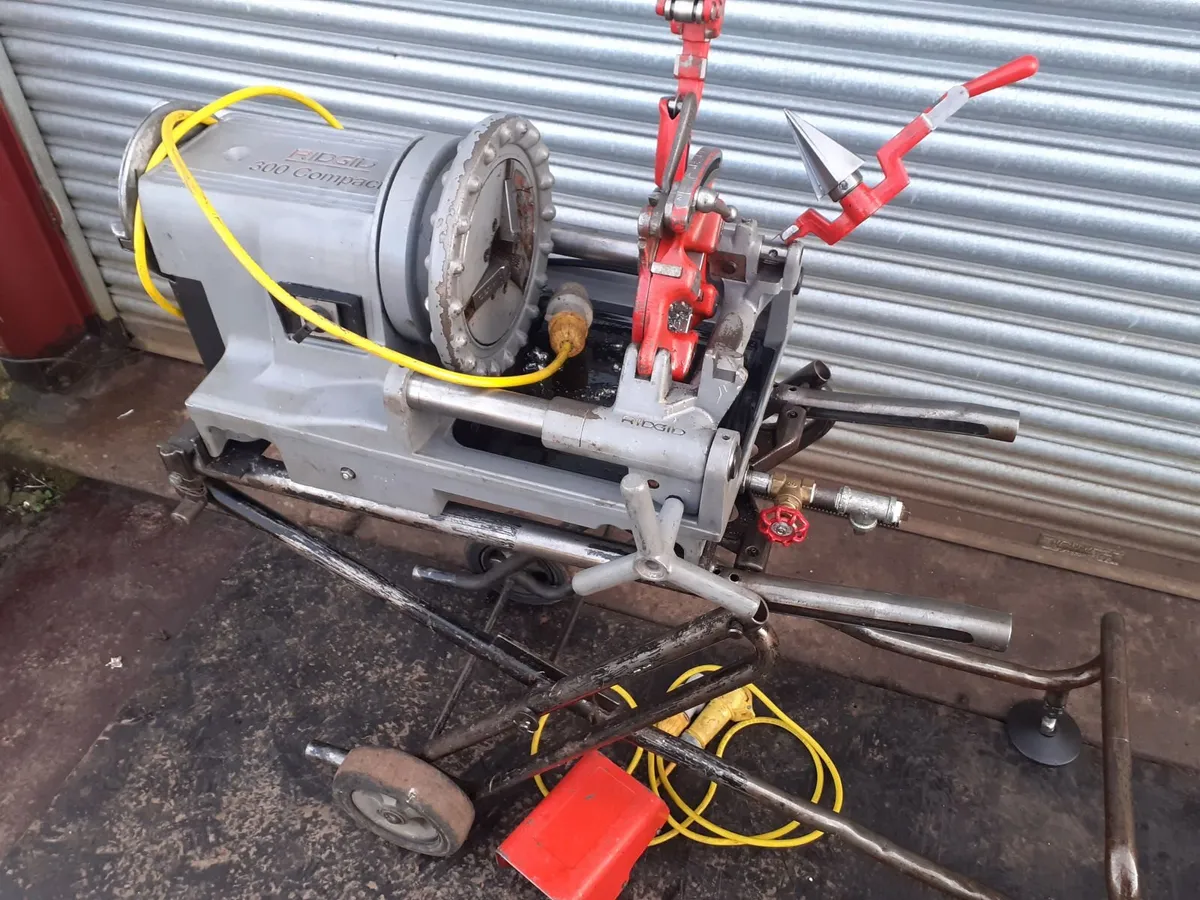 RIDGID 300 COMPACT THREADING MACHINE - Image 1