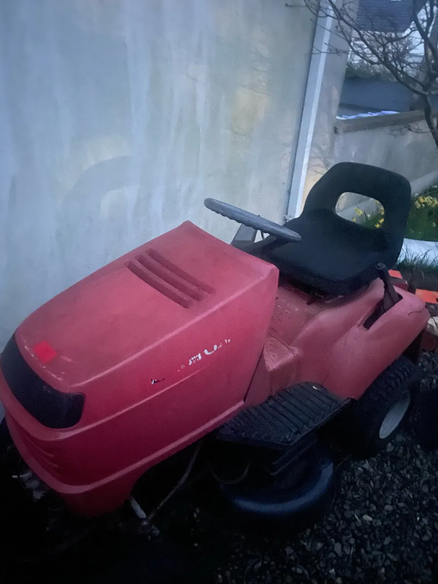 Honda ride on lawnmower - Image 2