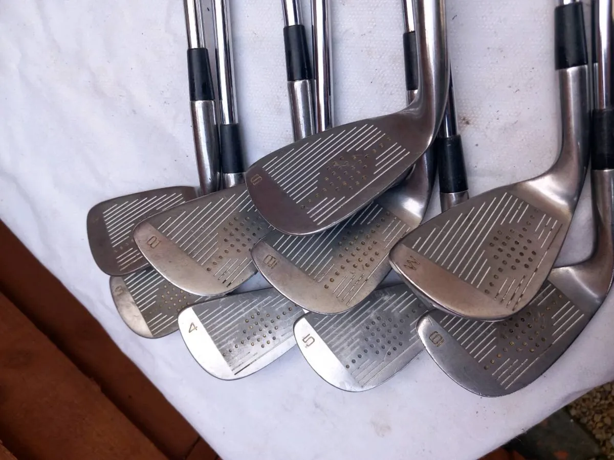 Full set of McGregor Golf irons. Right handed club - Image 3