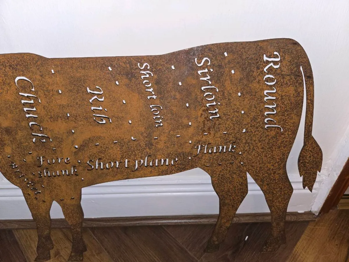 Rusted cow silhouette sign - Image 3