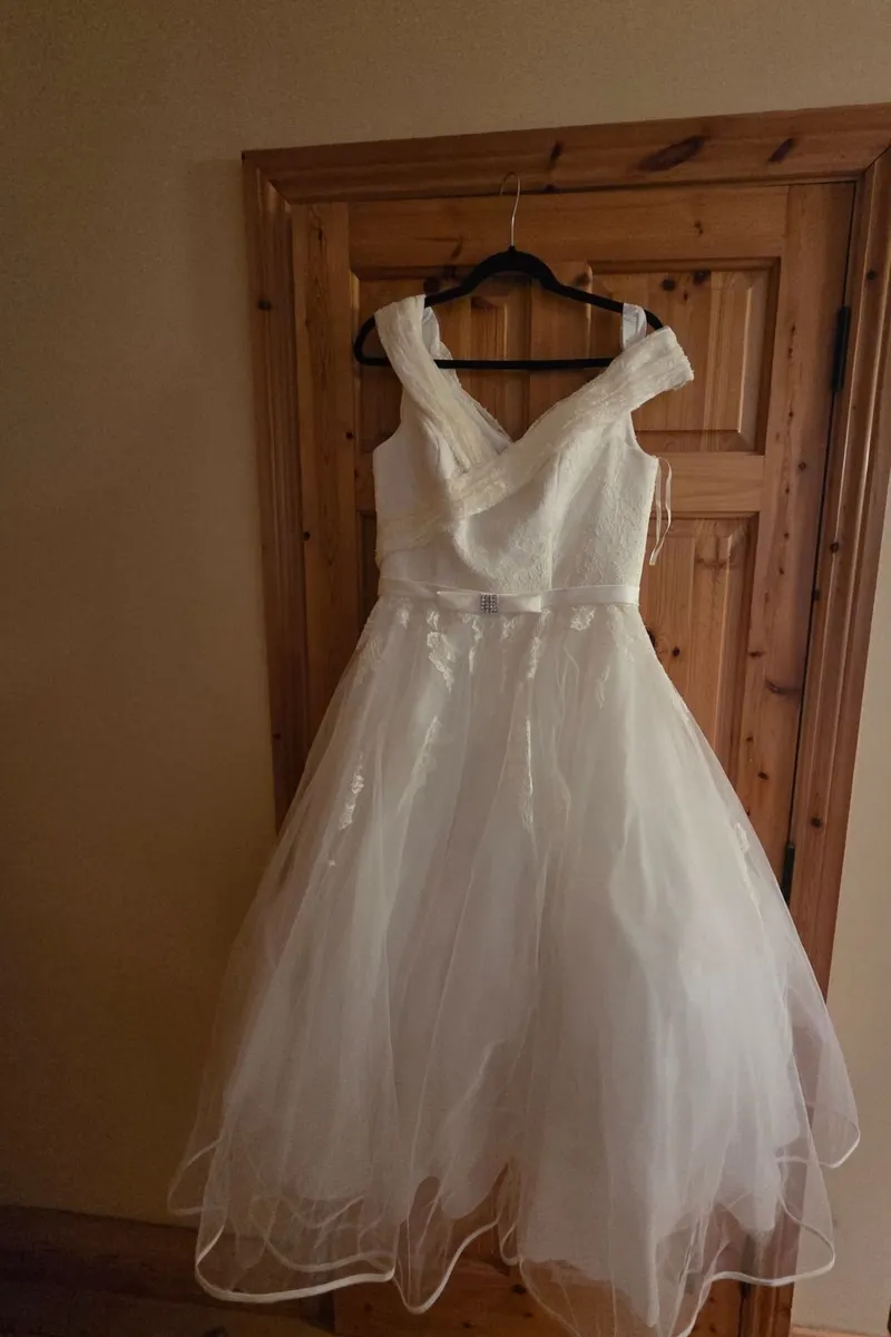 Wedding dress - Image 3