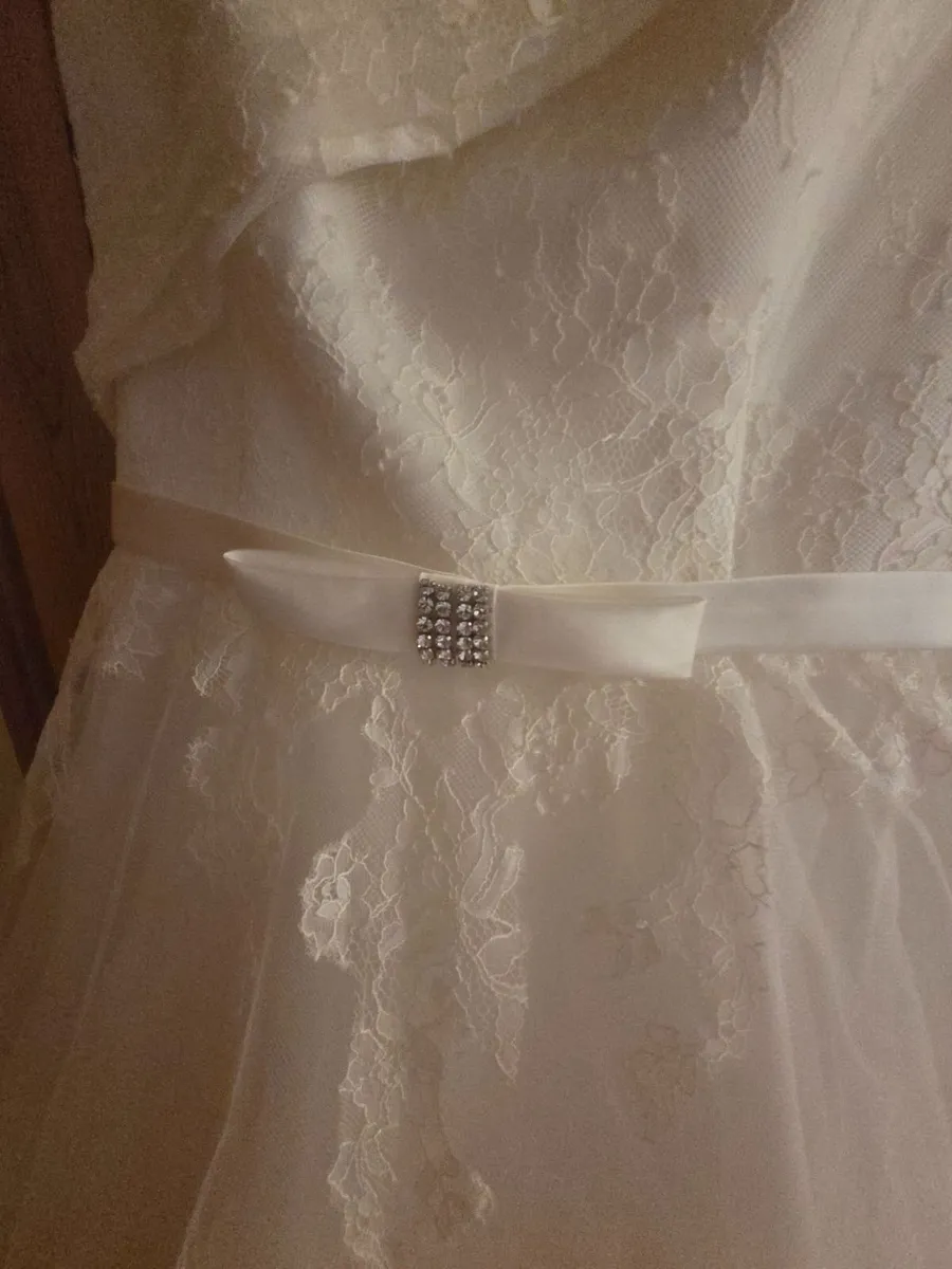 Wedding dress - Image 4