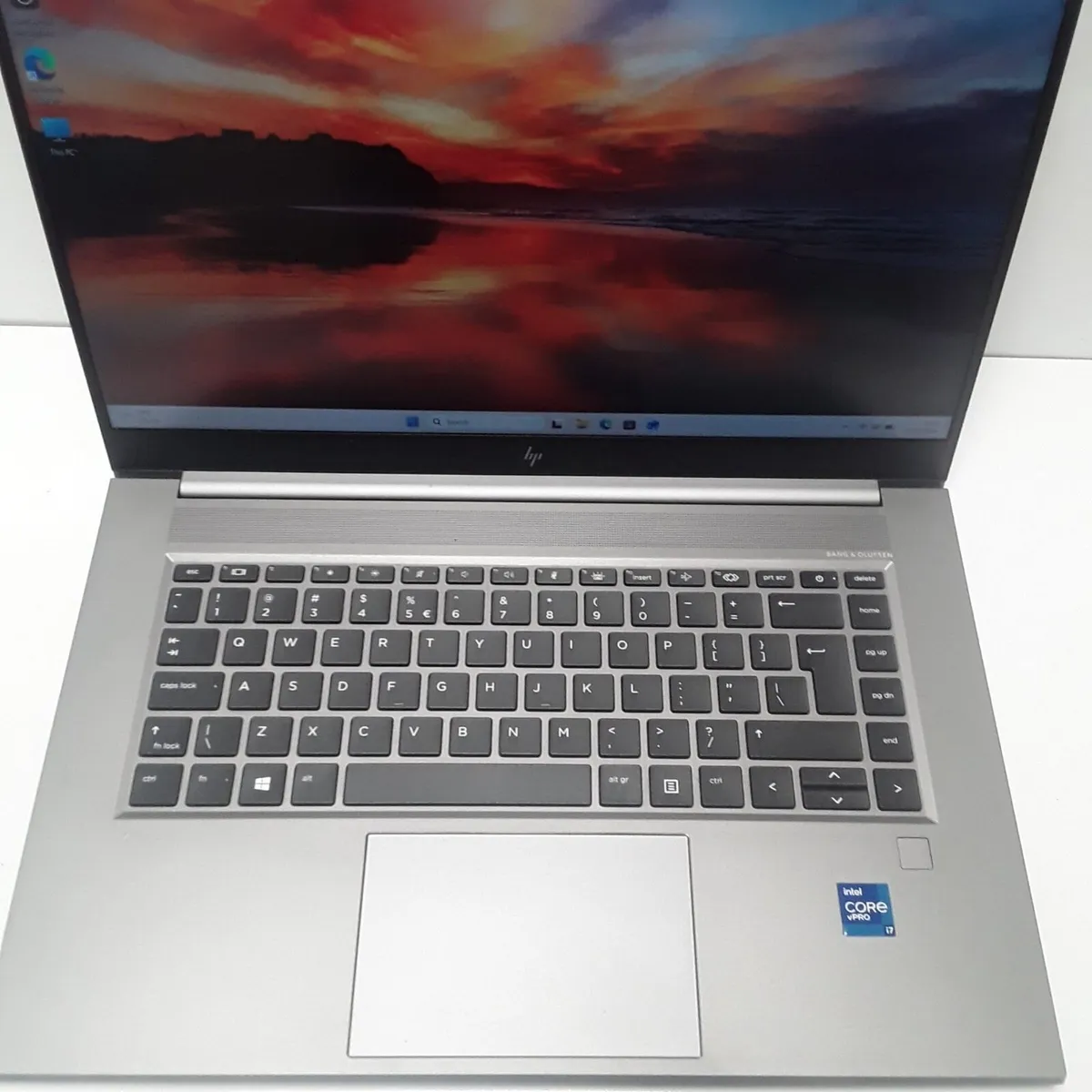 HP ZBook Studio G8 rtx A2000 4gb | 32gb | 1tb SSD - Image 2