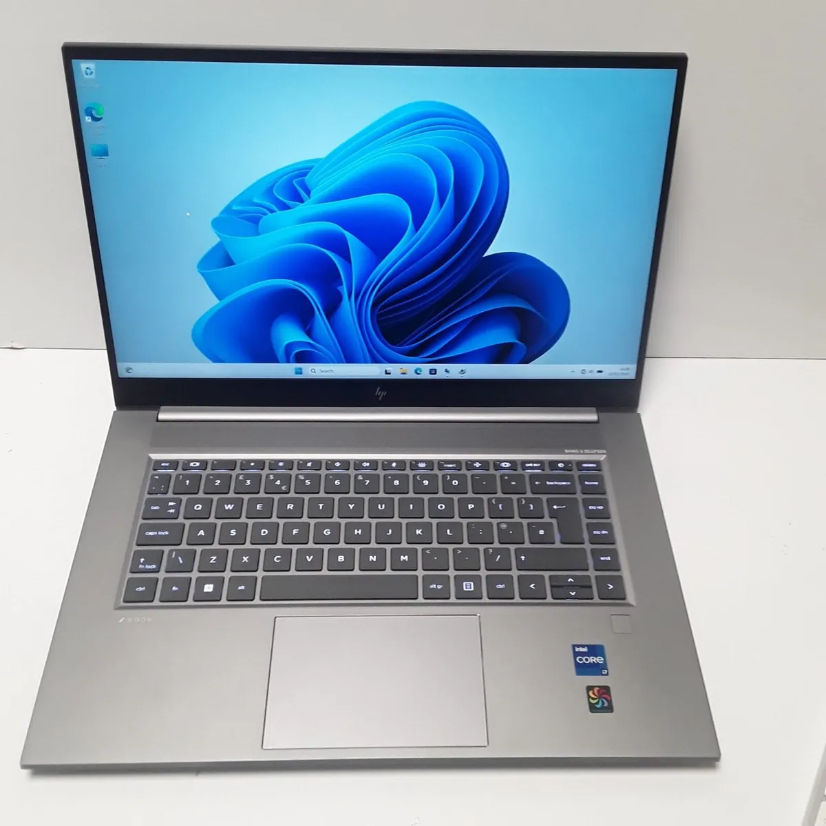 HP ZBook G8 | rtx 3070 8gb | 32gb | 1tb ssd - Image 1