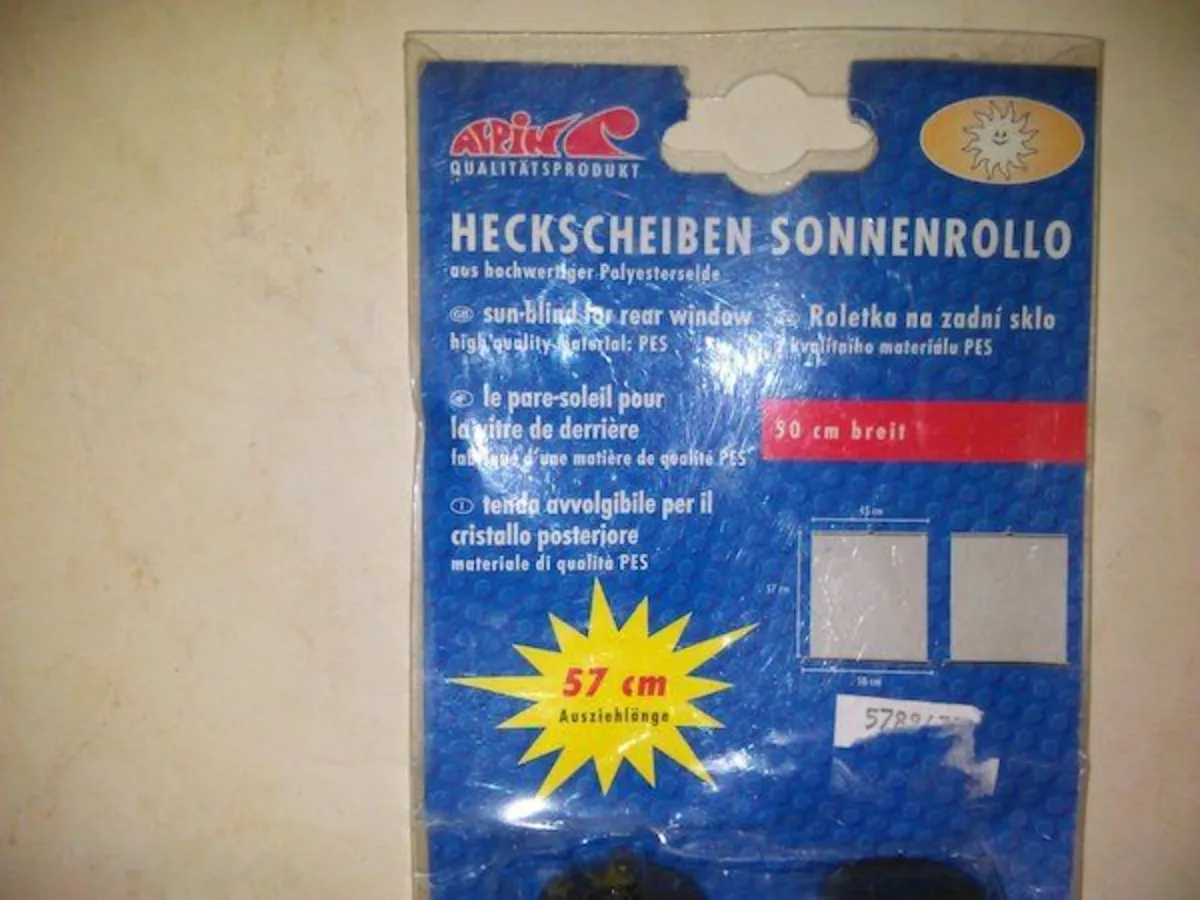 Sun blind car rear window baby seated back-to-fron - Image 3