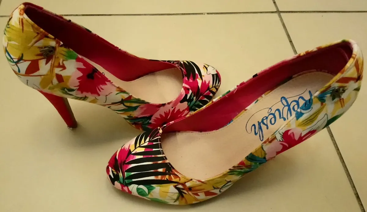 REFRESH - flowers high heels size UK6 EU39 - shoes - Image 1