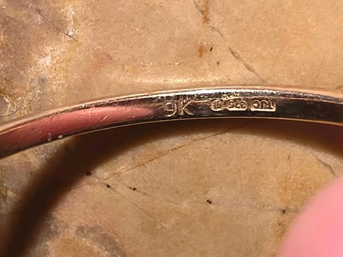 HUGE CRYSTAL SOLITAIRE, 9CT Gold New Dress Ring ! - Image 3