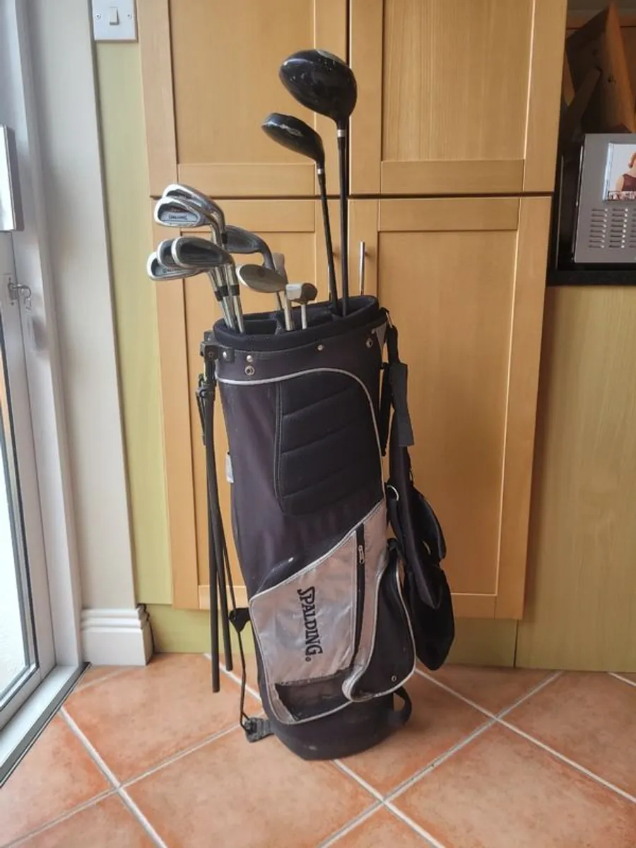 Spalding Golf clubs and bag - Image 1