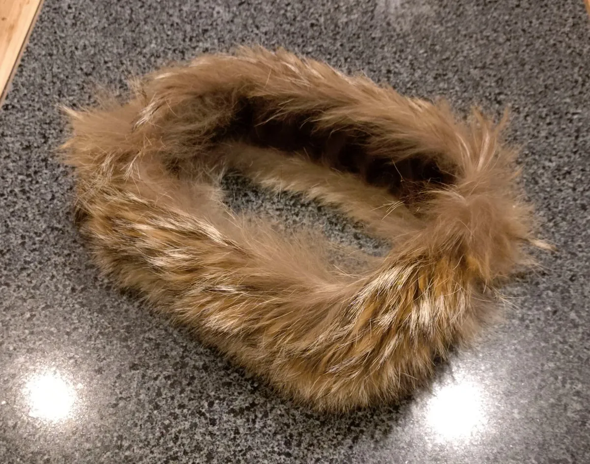 Scarves/Neck Warmers. Different styles. - Image 1