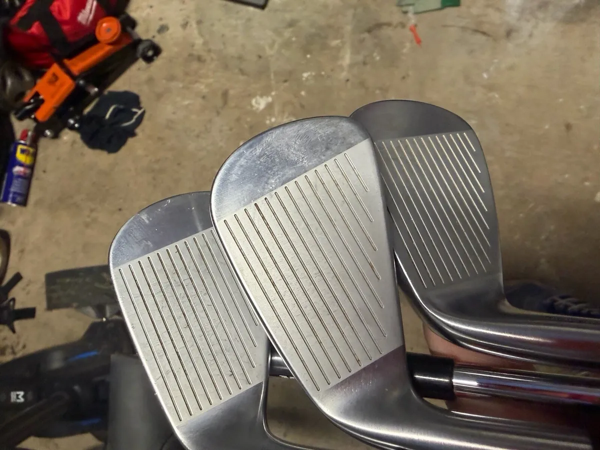 Taylor made  p790 irons - Image 2