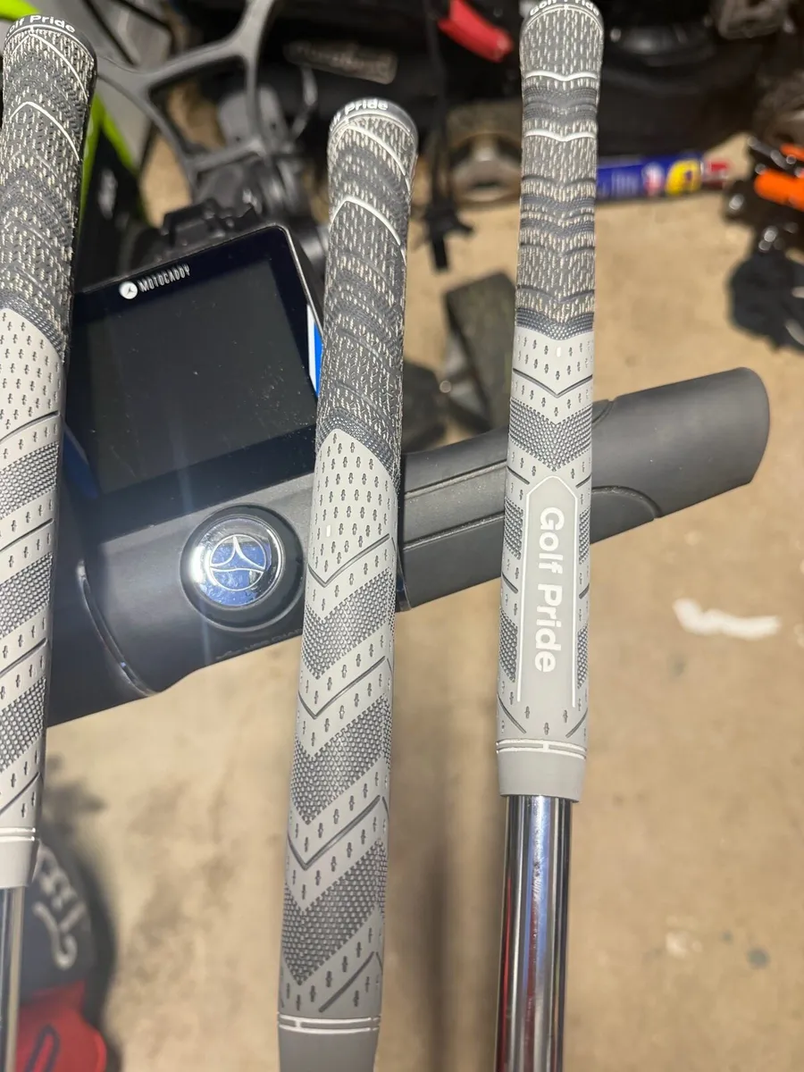 Taylor made  p790 irons - Image 3