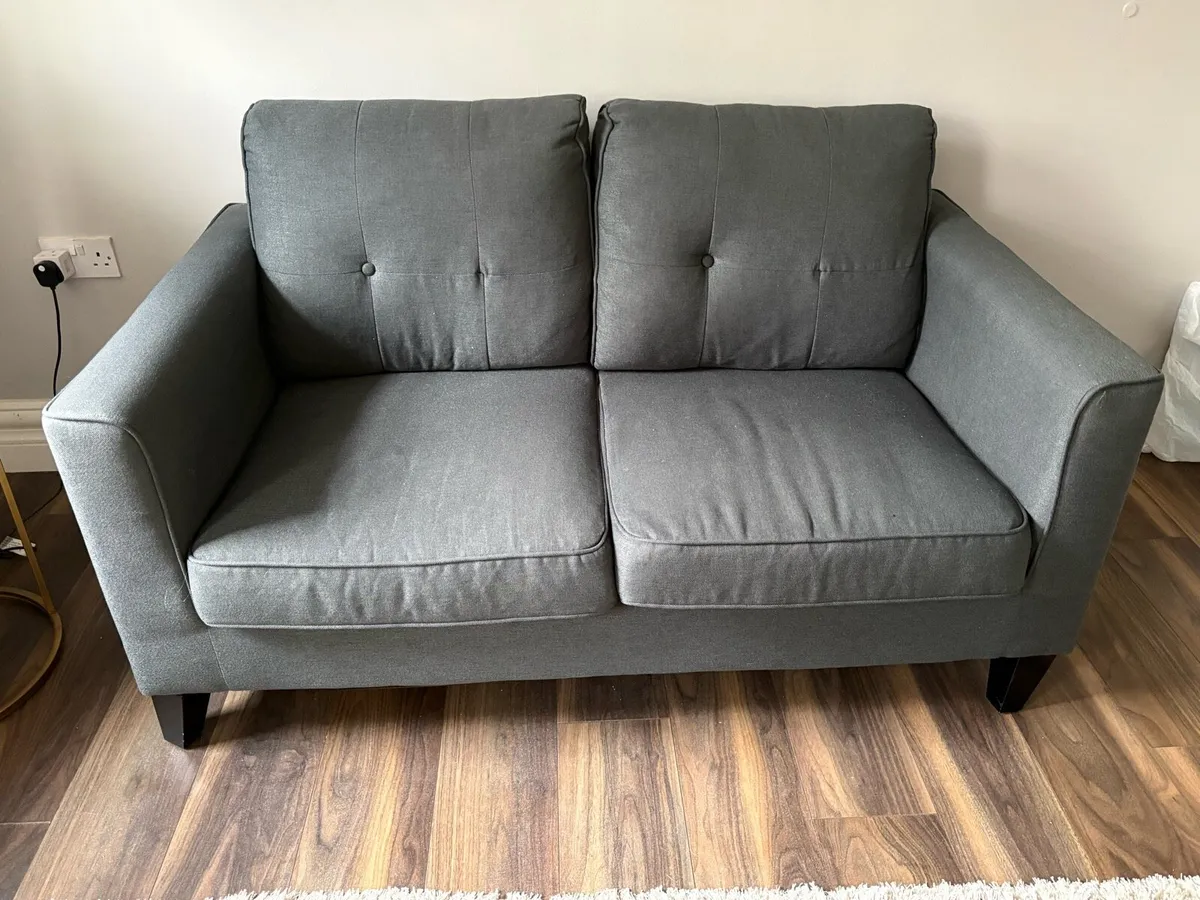 2 seater couch - Image 1
