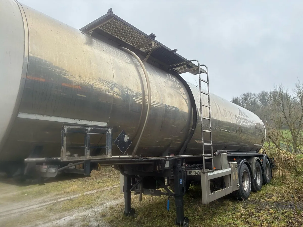 Slurry tanker - Image 1