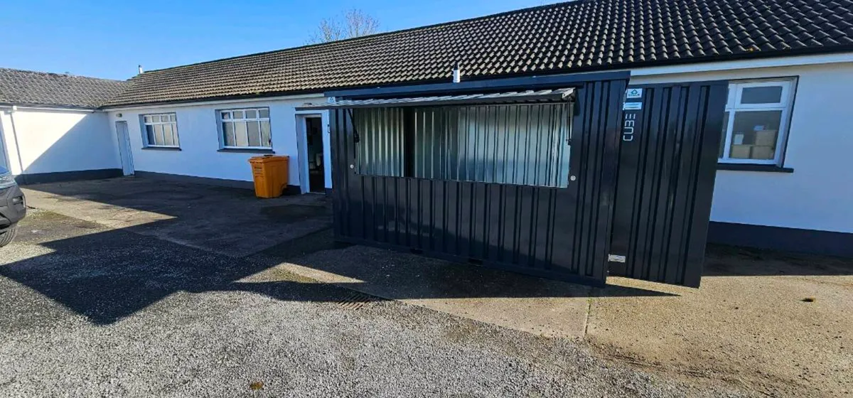 Practical storage solution, flatpack container - Image 4
