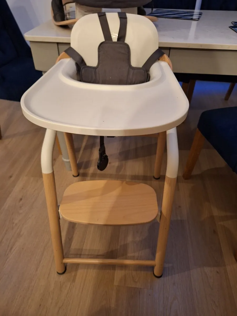 Bugaboo Giraffe Bouncer and Highchair - Image 2