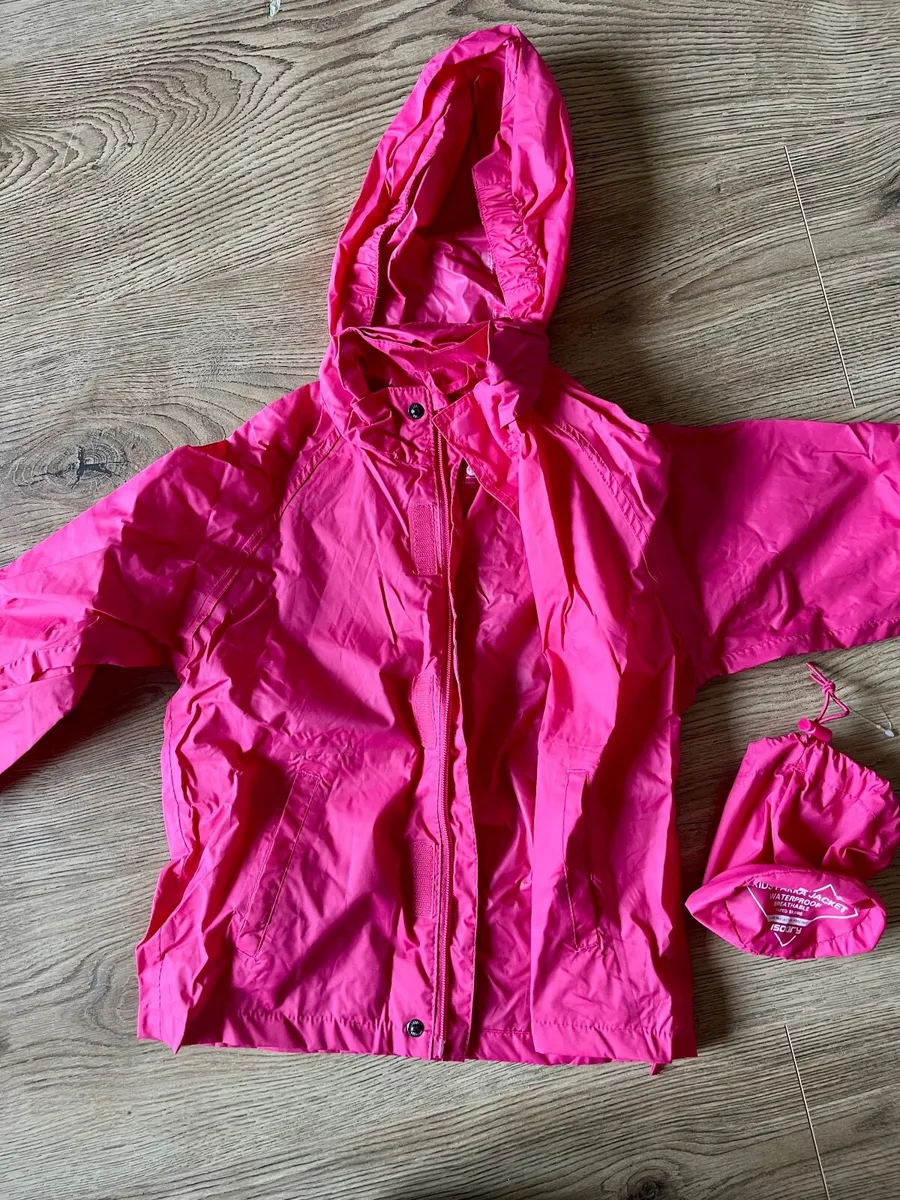 Summer girls clothes 5-6 years - Image 2