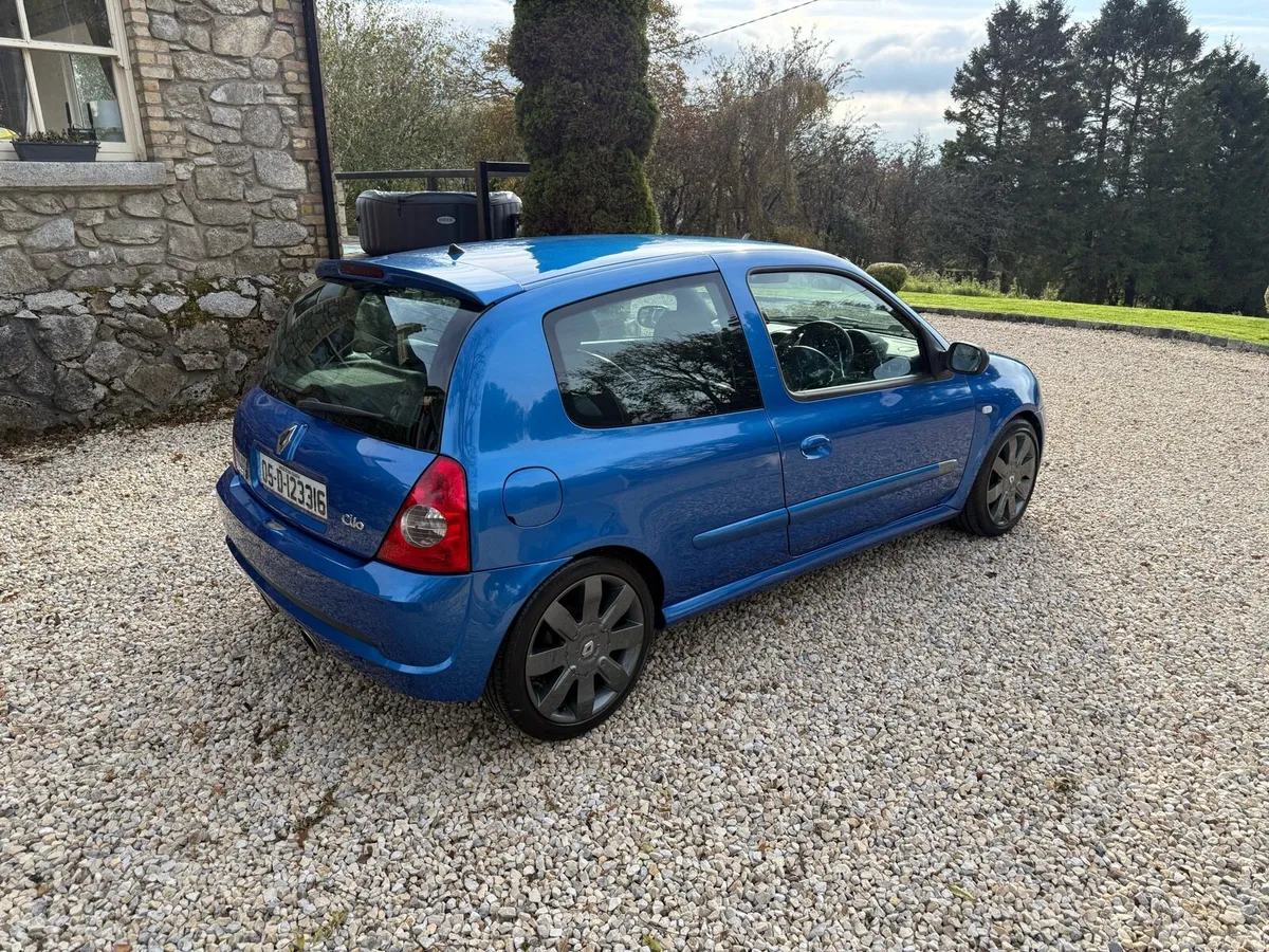 Renualtsport Clio 182 - Image 3