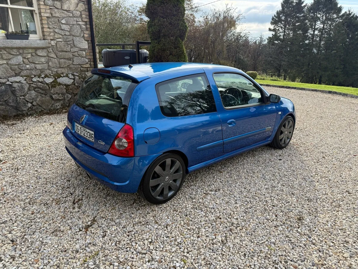 Renualtsport Clio 182 - Image 4