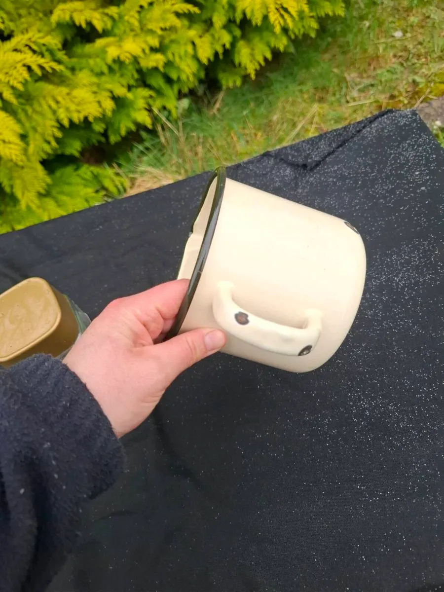 Cow enamel mesuring cup possible to post - Image 2