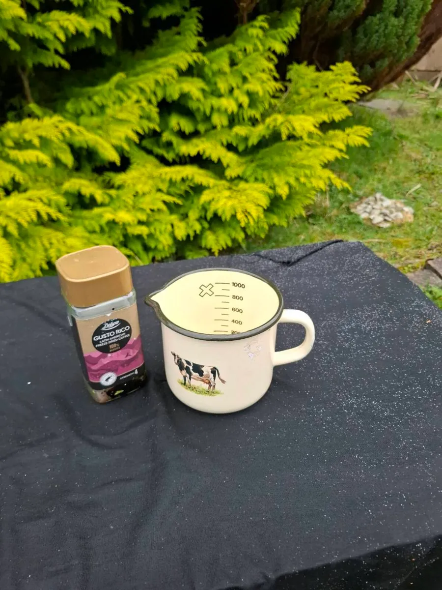 Cow enamel mesuring cup possible to post - Image 3