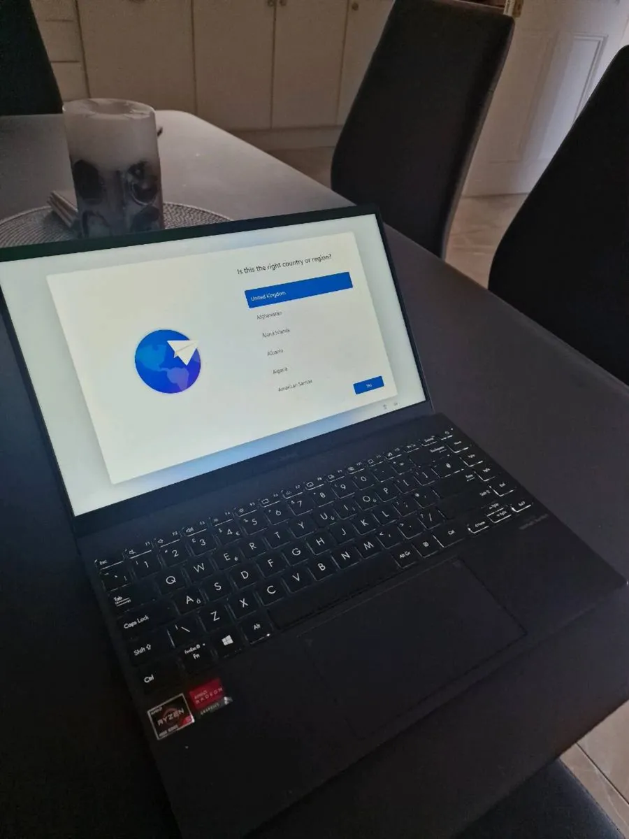 ASUS Zenbook 14 UX425IA - Image 4