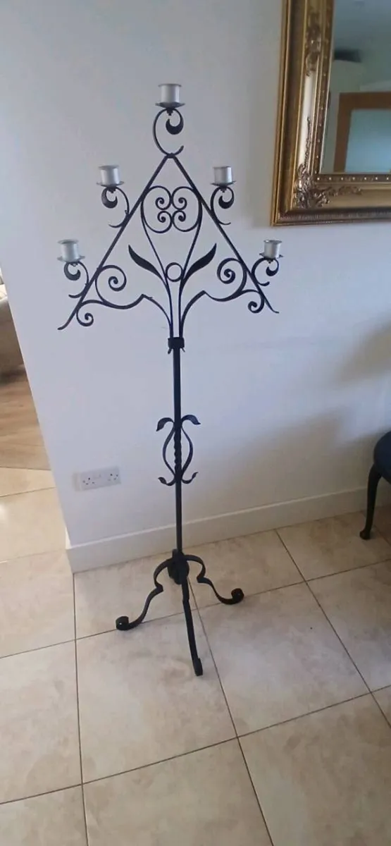 Large wrought iron candle holder - Image 3