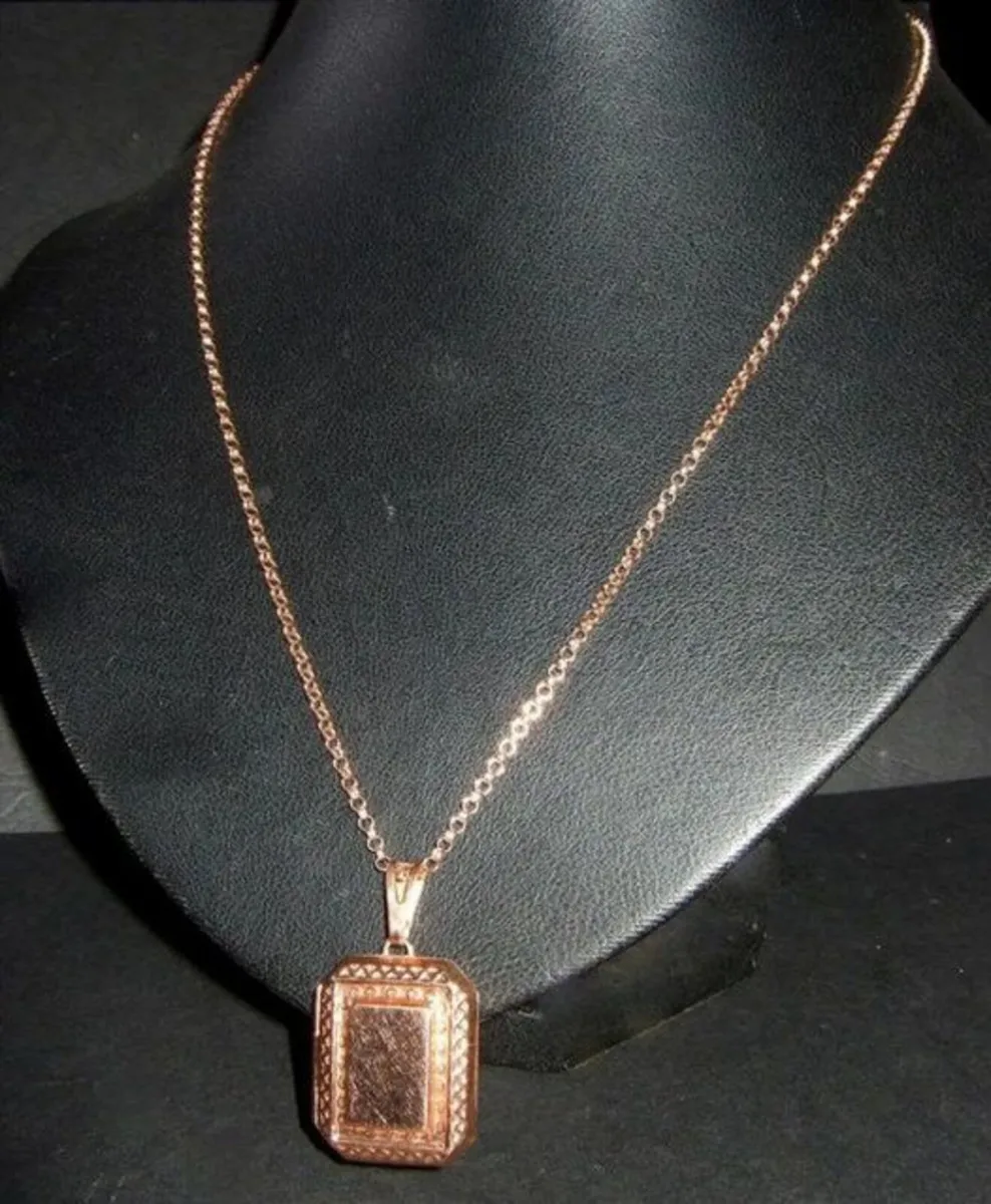 Vintage Dian Malouf Rose Gold Locket & Chain - Image 4
