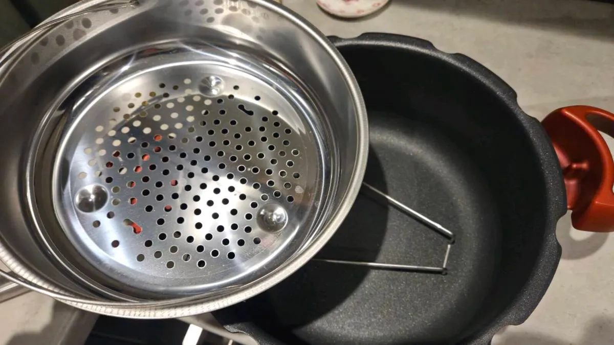 TEFAL pressure cooker - Image 1