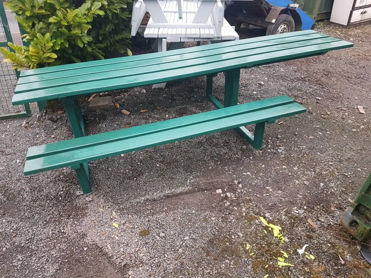 Wheelchair friendly picnic bench - Image 1